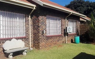3 Bedroom Townhouse in Birchleigh North
