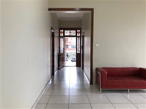 585 m² Office Space in Windermere
