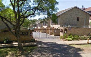 2 Bedroom Simplex in Pelham