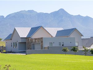 4 Bed House in Kingswood Golf Estate