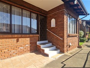 2 Bed Townhouse in Bisley