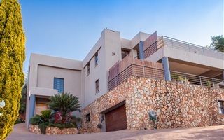 5 Bedroom Cluster in Emmarentia
