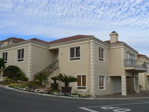 4 Bed House in Van Riebeeckshof