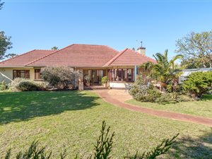 4 Bed House in Bergvliet
