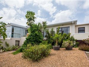 3 Bed House in The Links