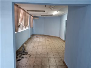 702 m² Commercial space in Pinetown Central