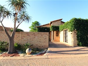 4 Bed House in Maroeladal
