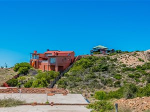 908 m² Land available in De Bakke