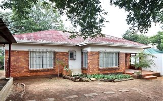 5 Bedroom House in Franklin Roosevelt Park