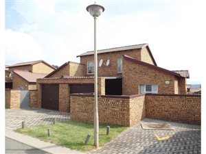 2 Bed Townhouse in Honey Park