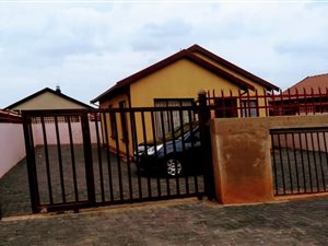 3 Bed House in Soshanguve