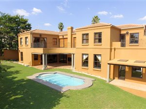 4 Bed House in Dainfern Golf Estate