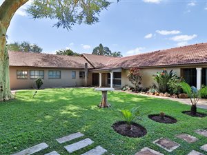 4 Bed House in Dorandia