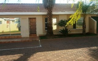 2 Bedroom Townhouse in Vanderbijlpark SE