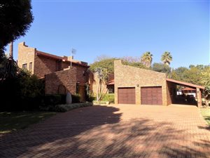 5 Bed House in Mooinooi