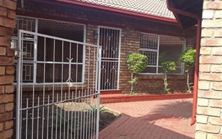 2 Bedroom Townhouse in Vanderbijlpark CW3