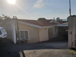 3 Bed Townhouse in Trenance Manor