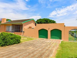 4 Bed House in Vanes Estate