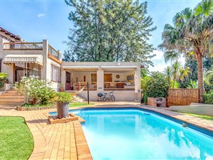 4 Bed House in Weltevreden Park