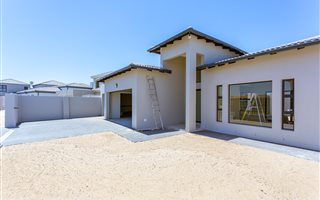 4 Bedroom House in Parklands North