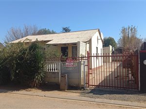 7 Bed House in Sandania