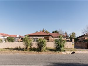 3 Bed House in Rewlatch