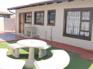 3 Bed House in Mofolo North