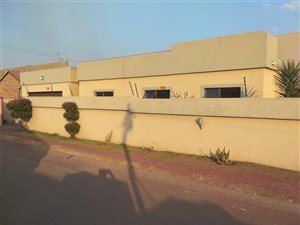 3 Bed House in Spruit View