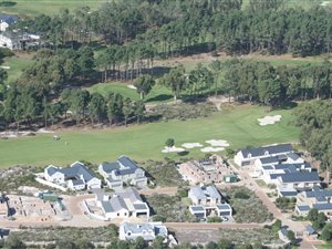 640 m² Land available in Fernkloof Estate