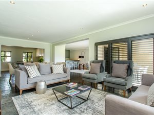 4 Bed House in Boschenmeer Golf Estate