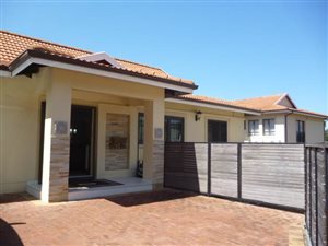 3 Bed Simplex in Beverley Hills