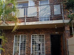 2 Bed Townhouse in Doornpoort and surrounds