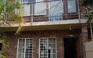 2 Bedroom Townhouse in Doornpoort and surrounds
