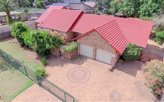 4 Bedroom House in Brackenhurst