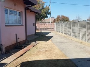 3 Bed House in Nigel Central