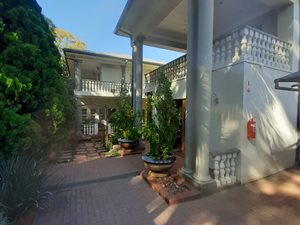 10 Bed House in Colbyn