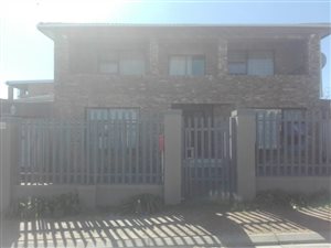 9 Bed House in Sunbird Park