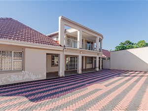 7 Bed House in Montclair