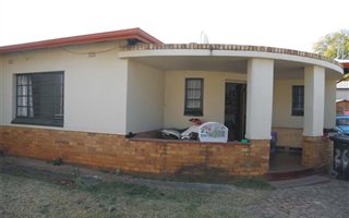 3 Bedroom House in Eloffsdal