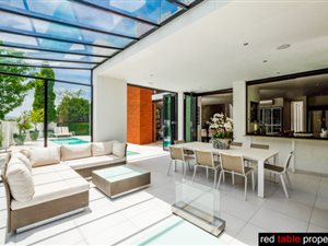 4 Bed House in Silver Lakes Golf Estate