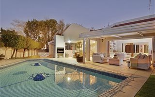 4 Bedroom House in Fourways Gardens