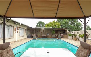 5 Bedroom House in Heidelberg Central