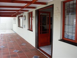 4 Bedroom House in Paarl Central West