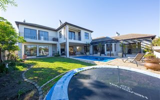 4 Bedroom House in Big Bay