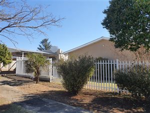 3 Bed House in Komani Park
