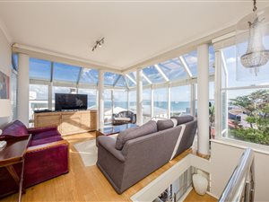 4 Bed House in Bloubergstrand