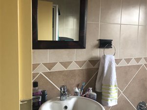 3 Bedroom House in Thatchfield Close Estate
