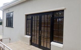 1 Bedroom Garden Cottage in Fresnaye