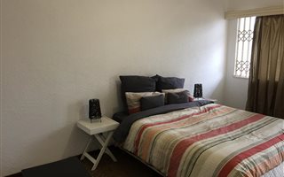 2 Bedroom Apartment in Rosebank