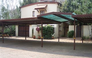 2 Bedroom Townhouse in Johannesburg Central and CBD